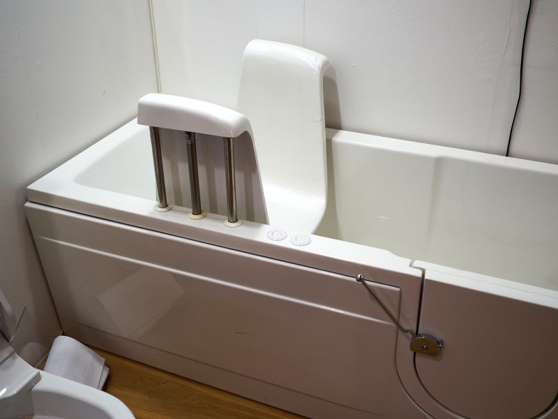 Modern Walk-In Tub